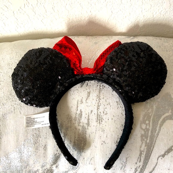 Authentic original DISNEY PARKS Sequin Black/Red Limited Edition Minnie Mouse . - Picture 2 of 4